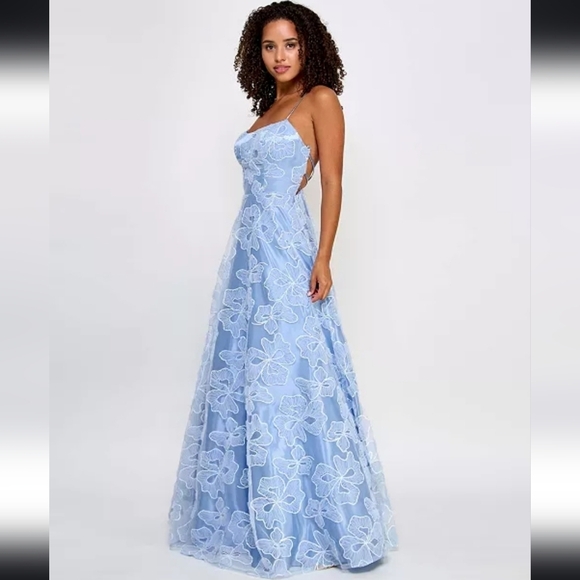 Say Yes Junior's Sequin-And-Lace Strappy Ball Gown in Sky Blue - Picture 3 of 14
